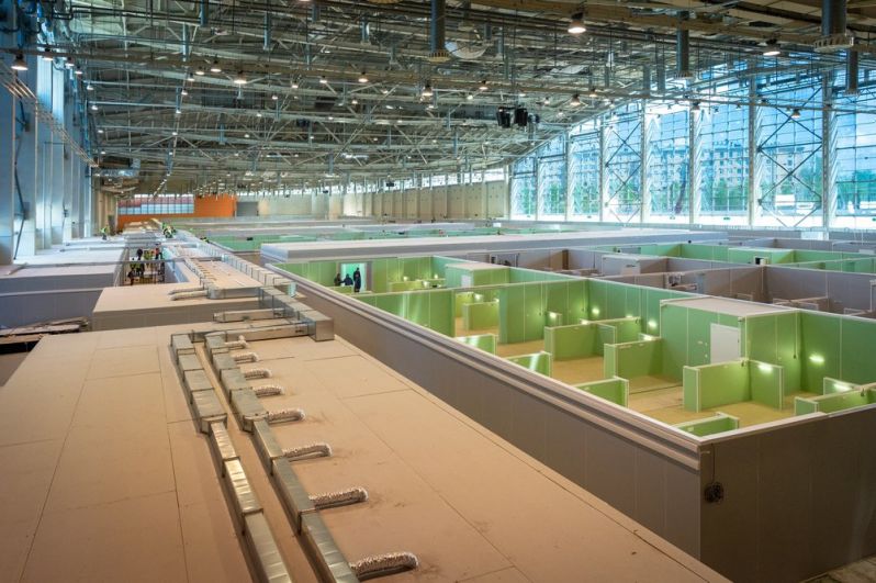 Временный госпиталь для пациентов с COVID-19 в павильоне №75 на ВДНХ.