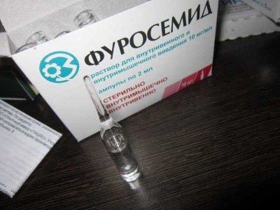 Жидкость в легких. Причины, почему скапливается, как откачивают, лечение и последствия